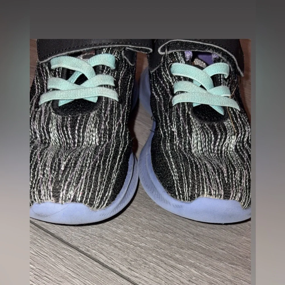 CHARLY Girls Cross Stitch Tennis Shoes Athletic Black Purple Size 1 Pre-loved - Picture 5 of 8